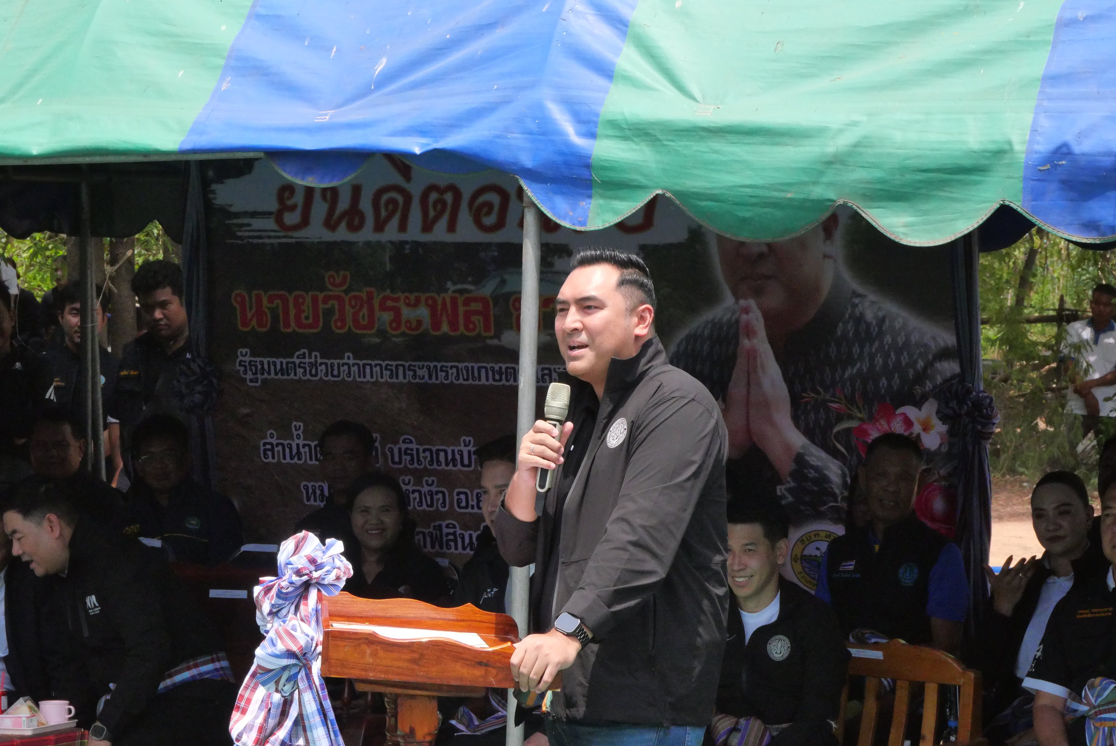 title - ส.ป.ก. ติดตามรัฐมนตรีช่วยว่าการกระทรวงเกษตรและสหกรณ์ (นายวัชระพล ขาวขำ) พร้อมคณะ ลงพื้นที่ตรวจราชการในพื้นที่จังหวัดกาฬสินธุ์ (จุดที่ 1) 
